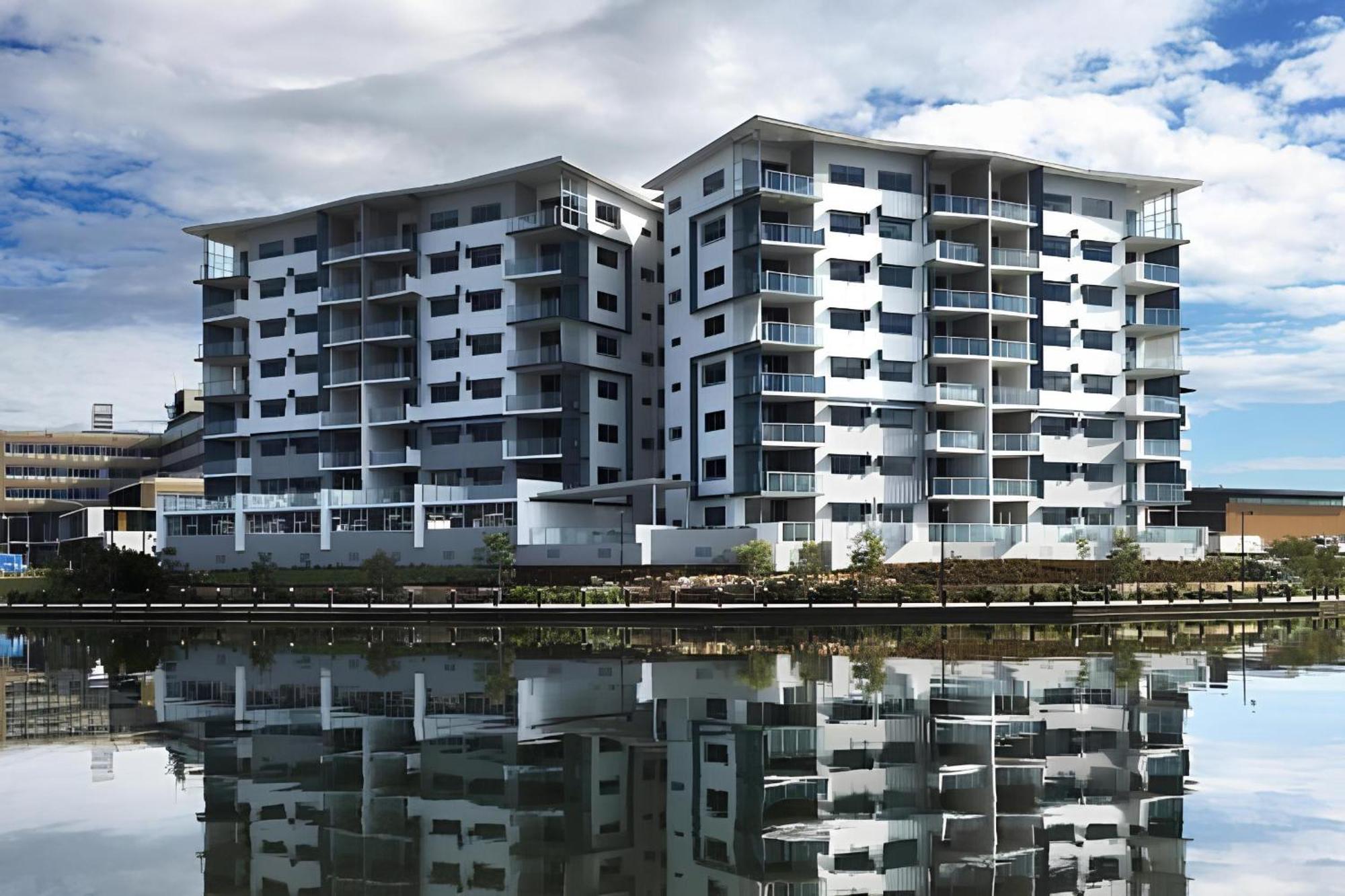 Hotel Salt At Oceanside Kawana Waters Exterior foto